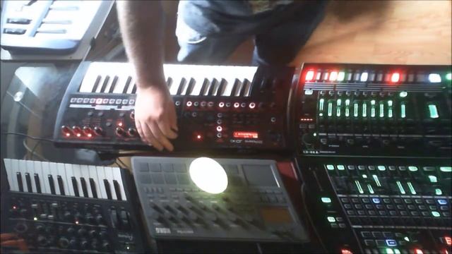 05 - ACID CHILL 70 BPM [MX1, TR8, JDXI, Microbrute] смотреть онлайн