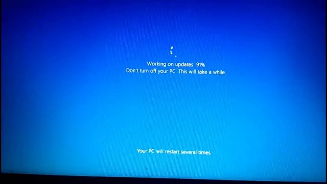 Windows 10 Creators Update (official release) 'Update Assistant' install process смотреть онлайн