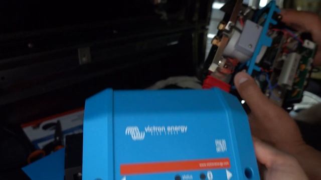 12v setup in 4x4 | Victron Smart Lithium battery & Lynx BMS, Redarc BCDC, Egon DC-Hub (no more IBS) смотреть онлайн