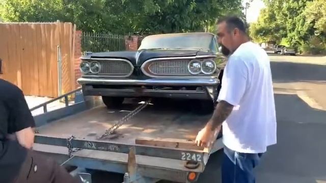 1959 Pontiac Bonneville смотреть онлайн