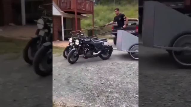 tow motors with one man смотреть онлайн