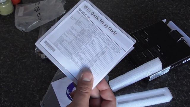Unboxing a Blu-Ray Player, for some reason... смотреть онлайн