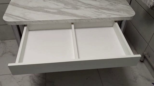 Кухонный стол с выдвижным ящиком Бело-серый мрамор смотреть онлайн