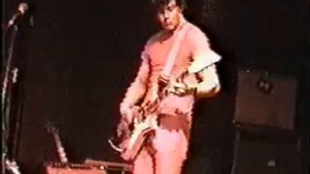White Stripes - Apple Blossom - 2001/03/01 смотреть онлайн
