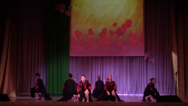 Коллектив эстрадного танца "Мечтатели" номер "На горе мак" смотреть онлайн