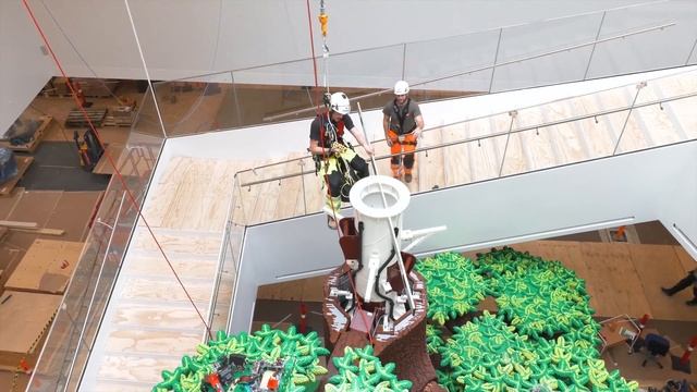 LEGO House official video – Timelapse: Tree of Creativity смотреть онлайн