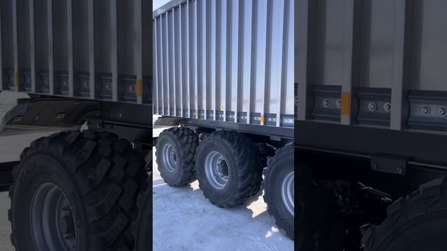 Огромный полуприцеп с передвижной стеной 🔥 #прицеп #полуприцеп #сельхозтехника смотреть онлайн