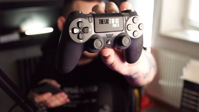 Rozbalení příslušenství k PS4 s tématikou The Last of Us II смотреть онлайн