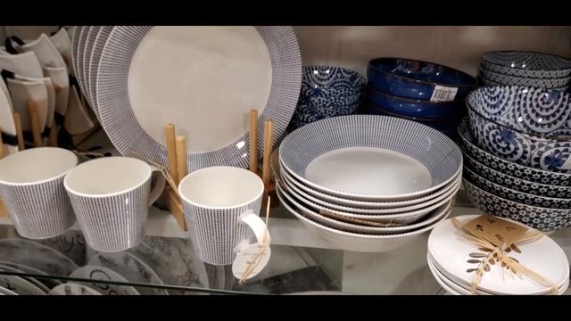 Window shopping at Home Goods with Real Southern Woman смотреть онлайн