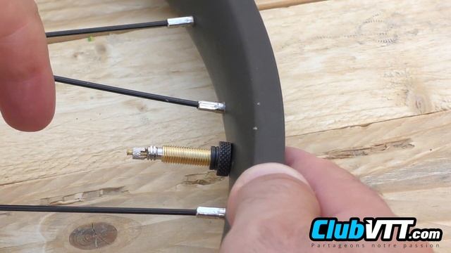 Tubeless vtt : Montage valve TUBELESS avec joint torique - 585 смотреть онлайн
