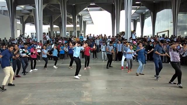 Presidency university Bangalore flash mob смотреть онлайн