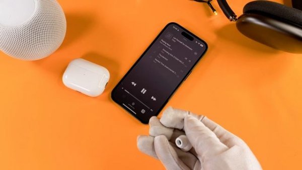 How To Play Pause And Skip Songs With AirPods Pro 2