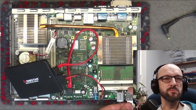 Futro S01E02 - Podłączam dysk SSD SATA, rozszerzam pamięć i instaluję Linux Debian смотреть онлайн
