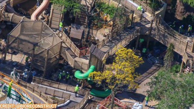 Dreamworks Land Construction Update | Trolls Treats Installed! | Universal Studios Florida смотреть онлайн