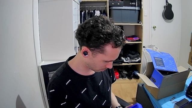 Mountain Everest Max Unboxing смотреть онлайн