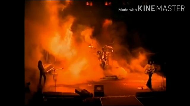 Queen - In The Lap Of The Gods... Revisited (Remastered 2011) смотреть онлайн