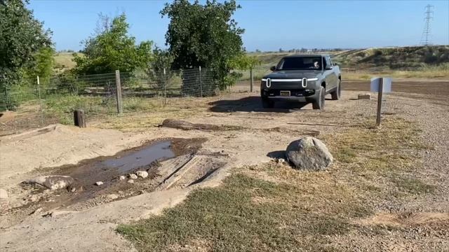 Rivian R1T May1 2022 Prairie City SP, CA смотреть онлайн