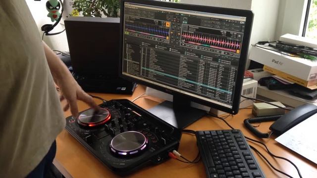 Pioneer DDJ WEGO2 with PC/Mac Native Instruments Traktor Pro смотреть онлайн