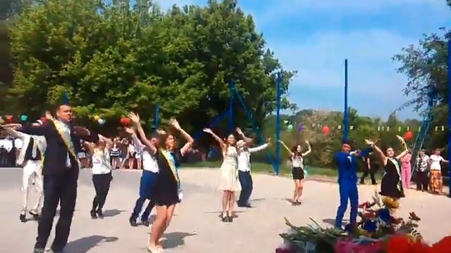 Последний звонок! 11-й класс 65-ая школа зажигает! г. Днепропетровск. смотреть онлайн