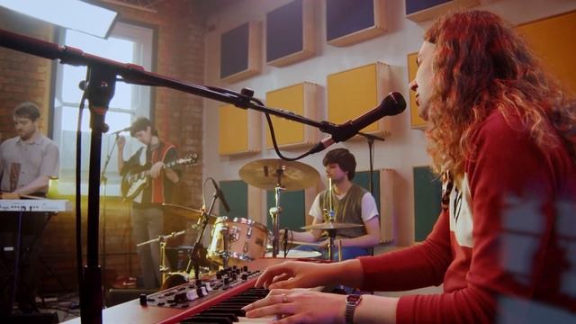 When Morning Comes - Strawberry Guy (Live from Low Four Studio) смотреть онлайн