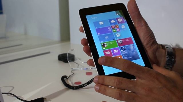 IFA 2014: Toshiba Encore Mini Windows 8.1 da 7 pollici смотреть онлайн