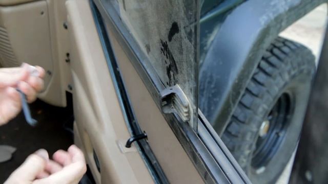 How to repair Jeep Wrangler upper sliding window latch смотреть онлайн