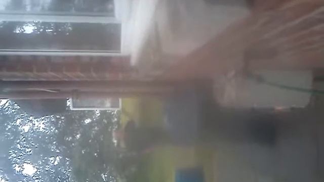 Dad climbing out window lol смотреть онлайн