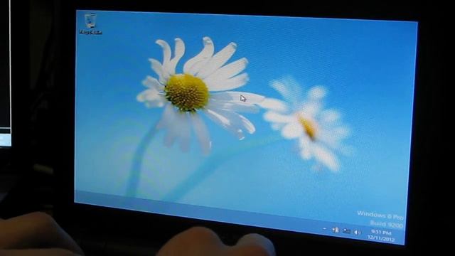 Windows 8 on the Worst Computer Ever (900MHz Celeron, 512MB RAM) EEE PC 900 смотреть онлайн