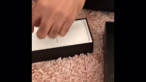 Unboxing IPhone 11 Pro Max Midnight Green