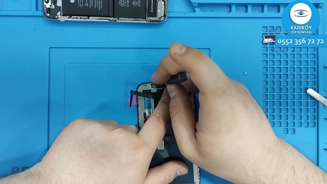 En Basit Şekilde iPhone X Ekran Değişimi Nasıl Yapılır | Evde Kırık Ekran Değişimi смотреть онлайн