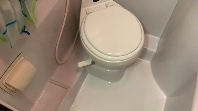 2004 Chinook Destiny 2400 Class B Plus Motorhome SOLD SOLD SOLD www.truckandrv.com смотреть онлайн