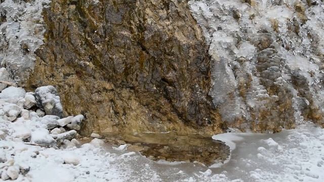 Frozen waterfall ❄ HD Chromecast screensaver / relaxing video смотреть онлайн