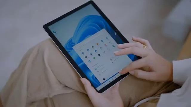 Windows 11 x Intel Commercial | Annalee Kelsey | (60s) (New Version) (UK Versiom) смотреть онлайн