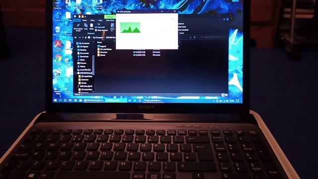 Burning Microsoft plus to a DVD-ROM смотреть онлайн