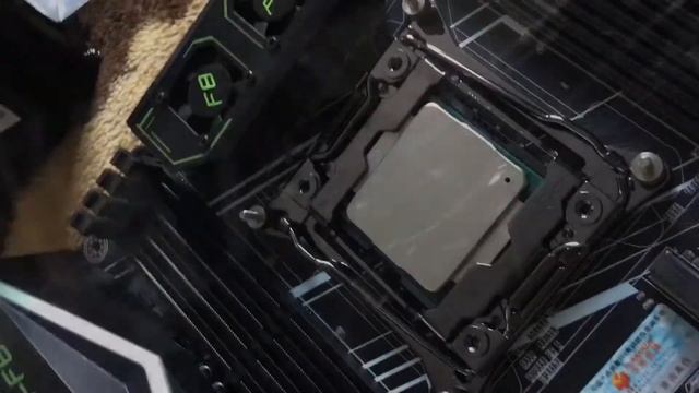 Montagem!HUANANZHI X99 F8 - E52678 v3 Demonstração da minha montagem смотреть онлайн