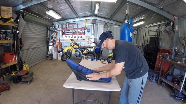 How to Install Dirt Bike Seat Cover the easy way смотреть онлайн