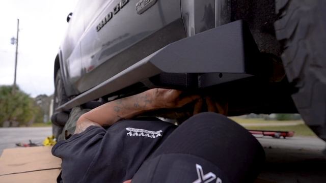 WK2 Grand Cherokee Rock Sliders Promo Video смотреть онлайн