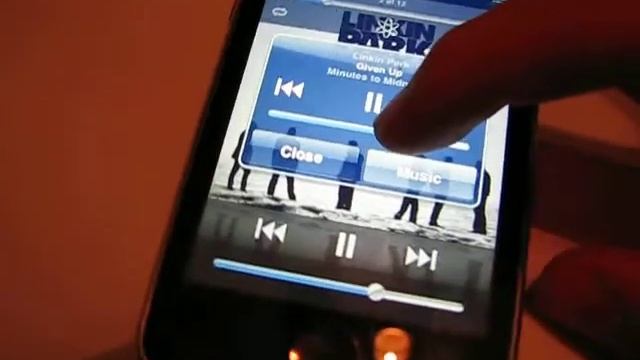 iPod touch 2G Glitch - Media Controls on Now Playing Screen смотреть онлайн