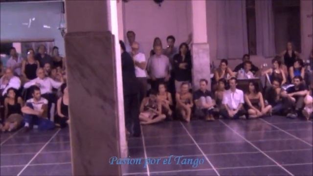 NATACHA POBERAJ y CARLOS RIVAROLA bailando SOLO SE QUIERE UNA VEZ en FLOREAL MILONGA смотреть онлайн