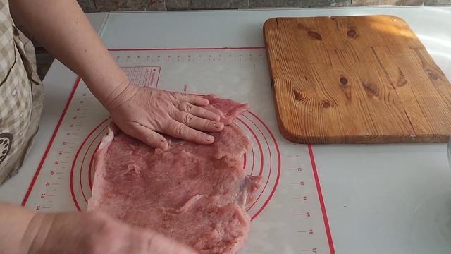 МЯСНОЙ РУЛЕТ. СОЧНЫЙ и ОЧЕНЬ ВКУСНЫЙ. смотреть онлайн