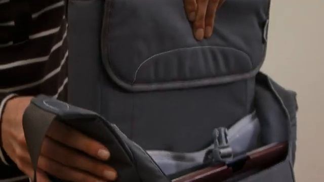 Dicota TakeControl notebook bag with ipod control смотреть онлайн