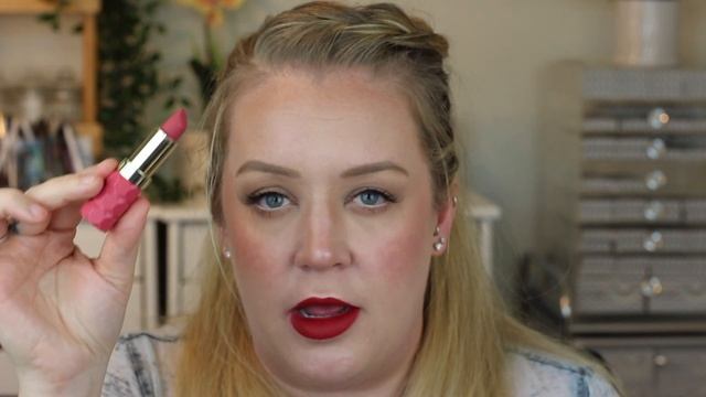 MAC Lipsticks vs. Viral Milani Lipsticks Dupes | LIPSTICKS & LIP LINER SWATCHES | Amber Elaine смотреть онлайн