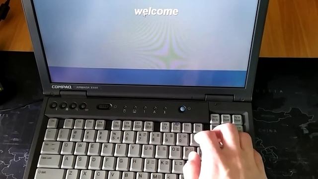 Compaq Armada E500 startup with a twist смотреть онлайн