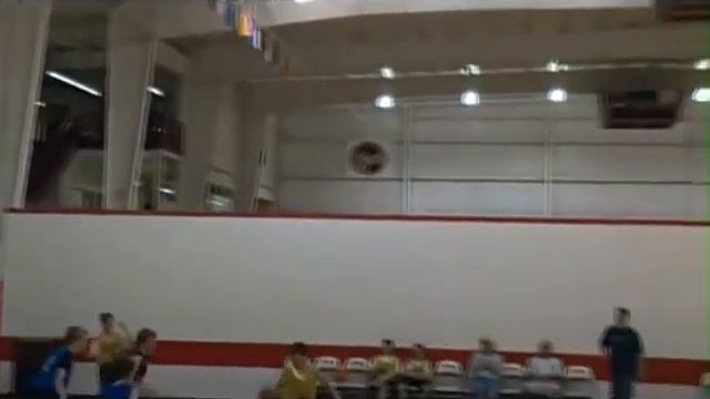 LYONS VS. ISSA FIRE.wmv смотреть онлайн