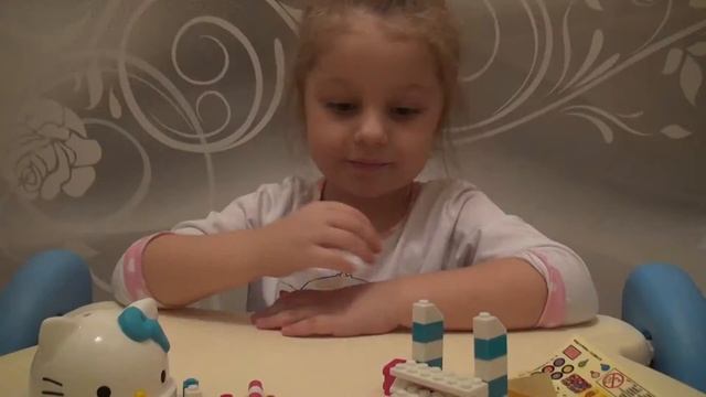 Собираем конструктор Hello Kitty.We Collect Hello Kitty Constructor.