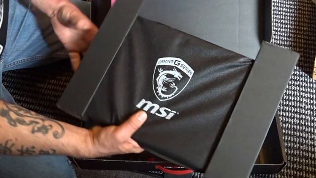 Bonus Clip Thursday - Unboxing MSi GE60 2QE Apache Pro смотреть онлайн