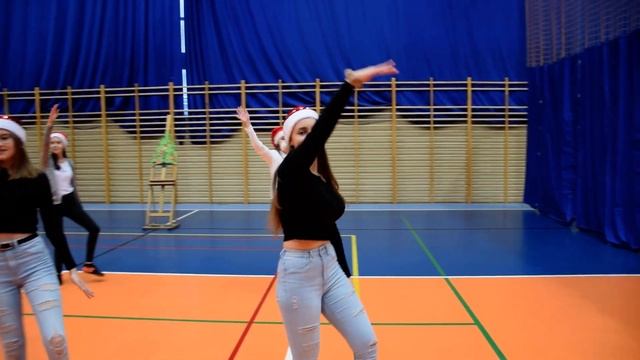 Last Christmas - Zumba - Mariposa (2020) смотреть онлайн