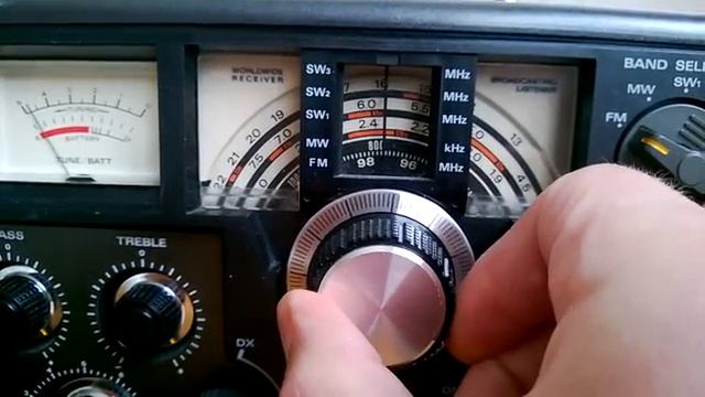 Aimor TR-105 vintage boombox shortwave receiver (AKA Hitachi KH-2200). смотреть онлайн