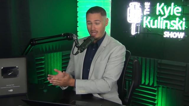 Russell Brand & Matthew McConaughey: Is CIVIL WAR Coming To America? | The Kyle Kulinski Show смотреть онлайн