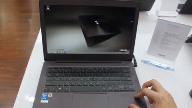 Asus Zenbook UX305 Hands-On CeBit 2015 | Taschen-PCs смотреть онлайн